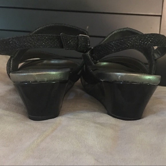 Sandals - Picture 3 of 6